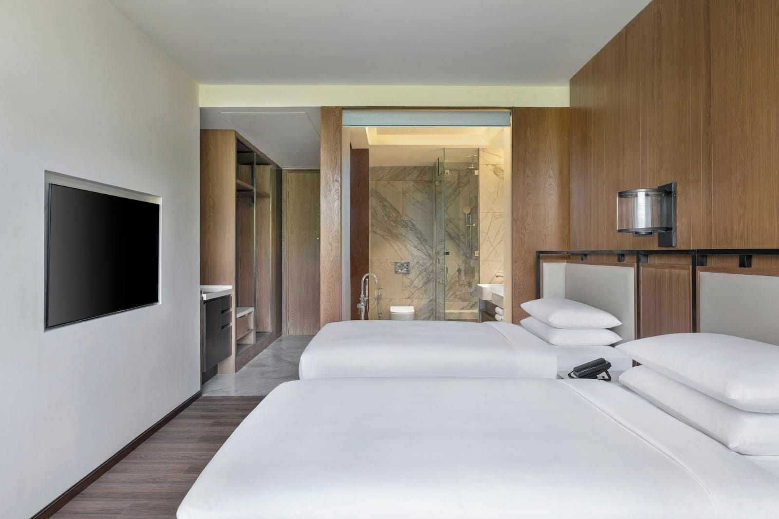 Deluxe Twin Room - View 1